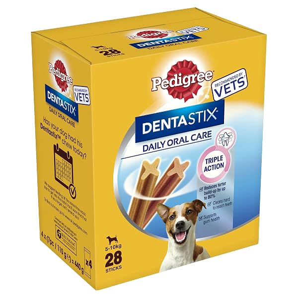 Pedigree DentaStix – Daily Dental Care Chews - Dog Treats for Small Dogs - 112 Sticks (Pack of 4)
