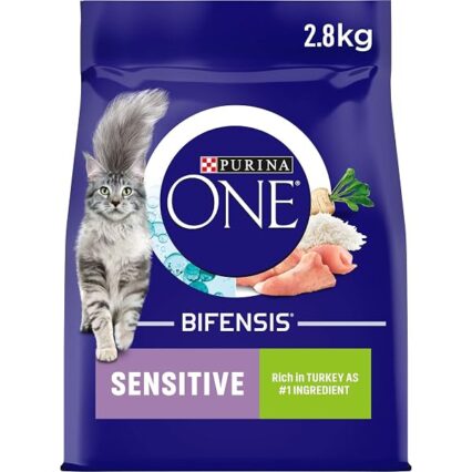 Purina One Sensitive Complete Dry Cat Food with Rich in Turkey and Rice, 3 kilograms
